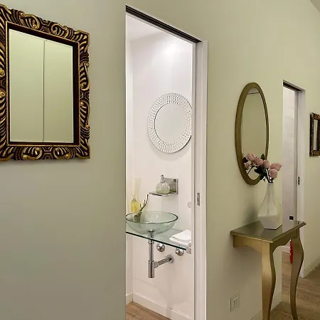 Arcasuite Tritone Luxury Apartment
