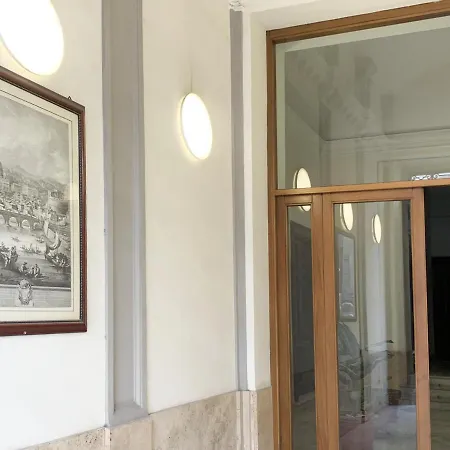 Arcasuite Tritone Luxury Appartement *
